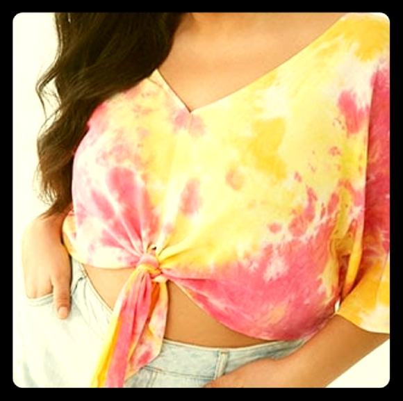Adorable plus size colorful tye dye tie top🌈 - Picture 1 of 6